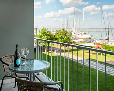 Hotel Yacht Wellness & Business