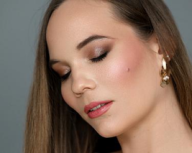 LauArt MakeUp Studio- esküvői sminkes