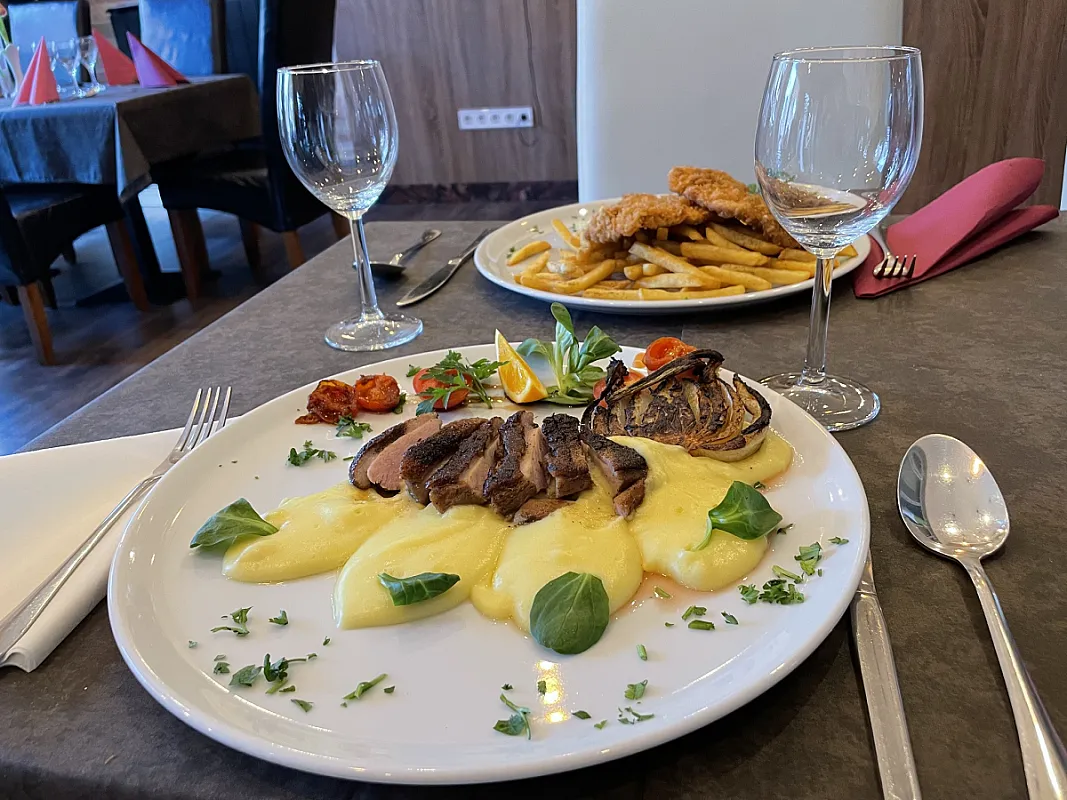 Öreg-tó Hotel és Rendezvénytér