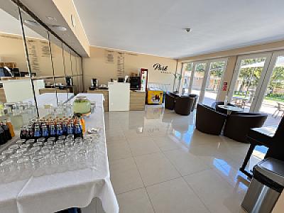 Park kávézó / lobby