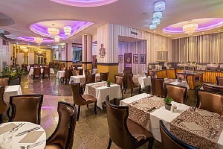 Glorius Étterem + Terasz