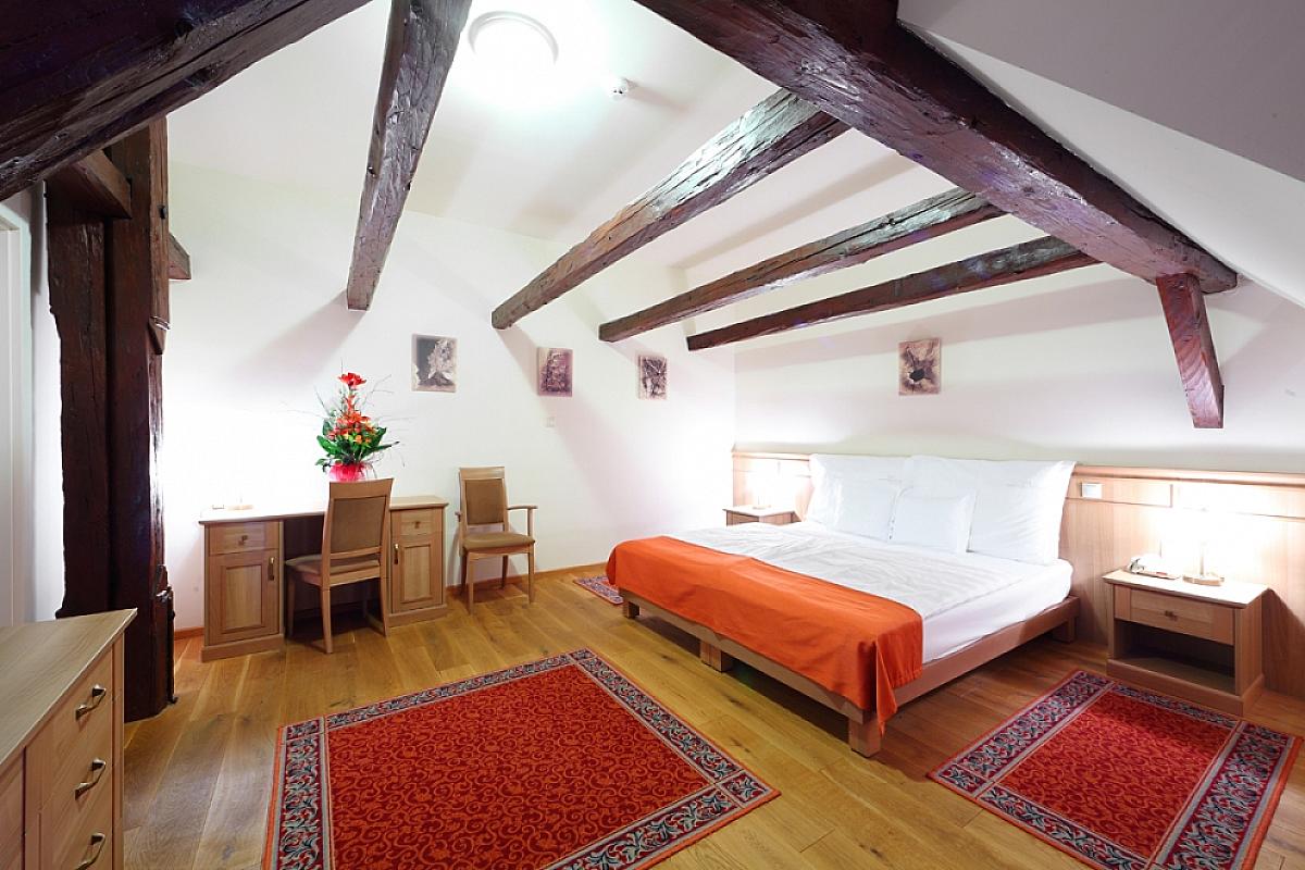 Hotel Historia & Historante