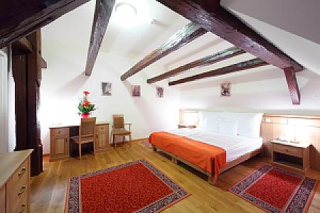 Hotel Historia & Historante