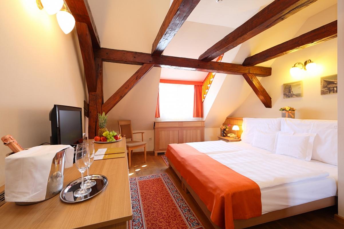 Hotel Historia & Historante