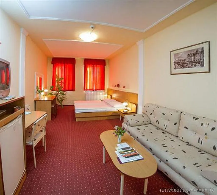 Hotel Platán