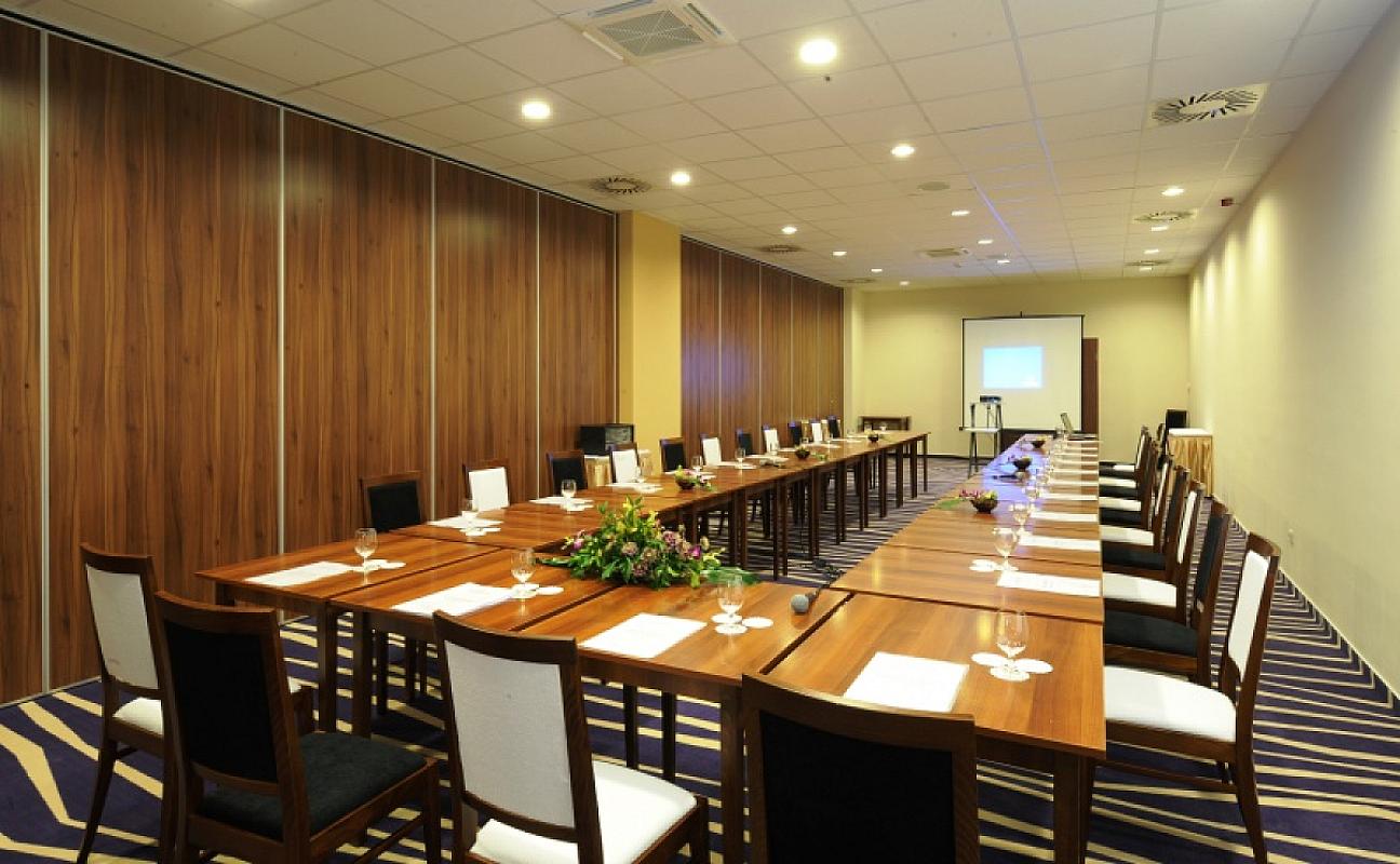 Hunguest Hotel Forrás