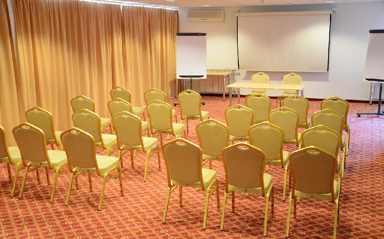 Két Korona Konferencia és Wellness Hotel