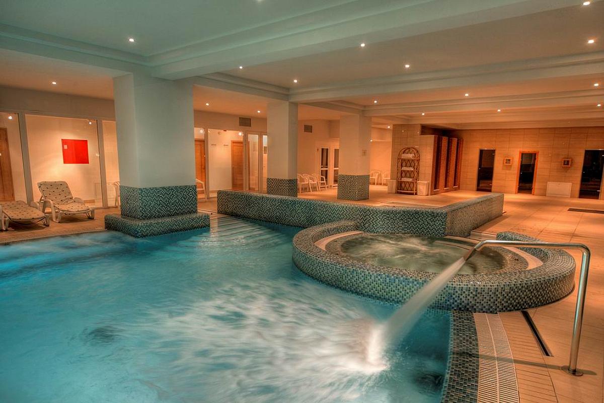 Két Korona Konferencia és Wellness Hotel