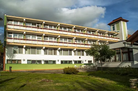 Komfort Hotel Platán