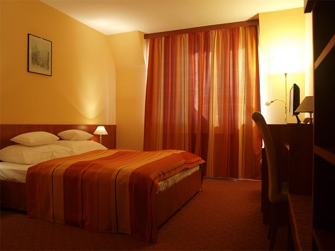 Liza Aqua & Conference Hotel