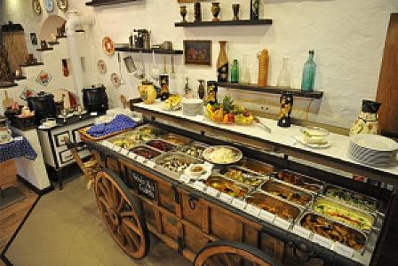 Liza Aqua & Conference Hotel