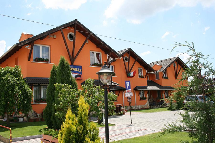 Bagolyvár Étterem & Vendégház & Wellness