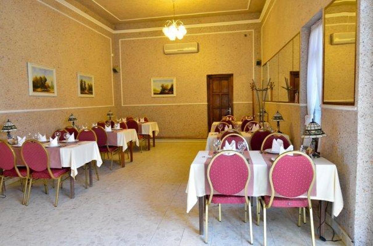 Bagolyvár Étterem & Vendégház & Wellness