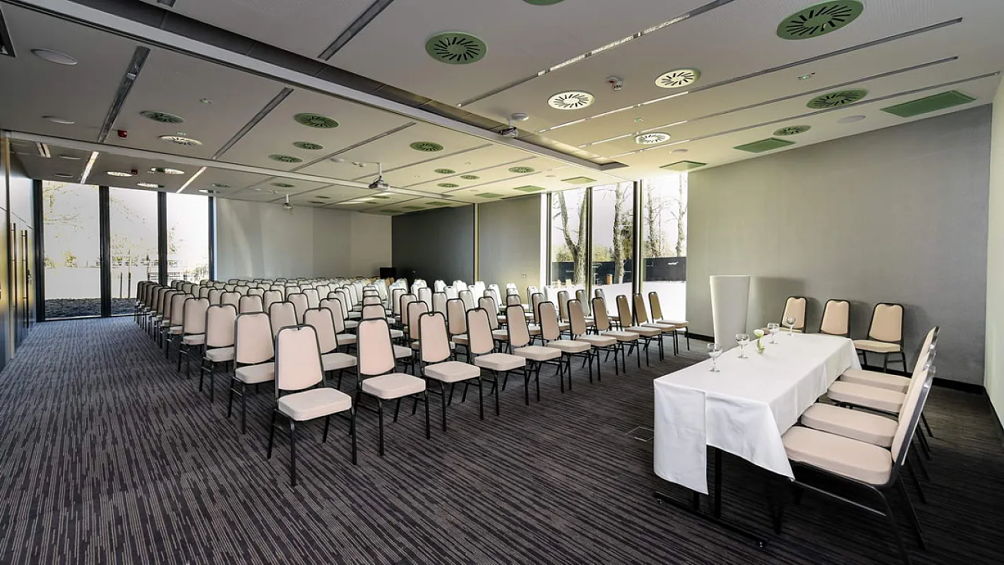 Best Western Plus Lakeside Hotel