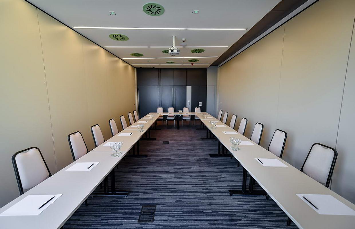 Best Western Plus Lakeside Hotel