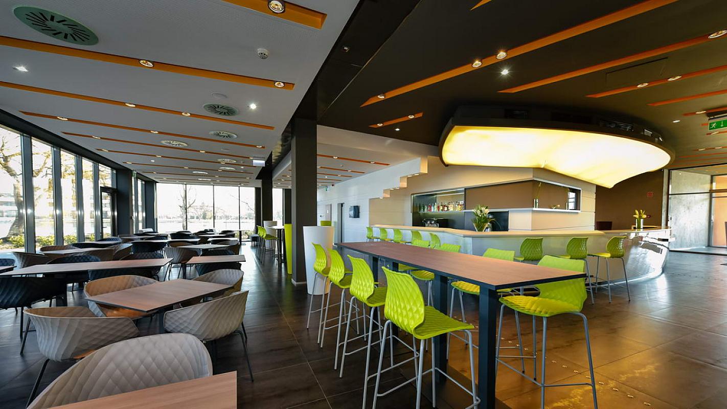 Best Western Plus Lakeside Hotel