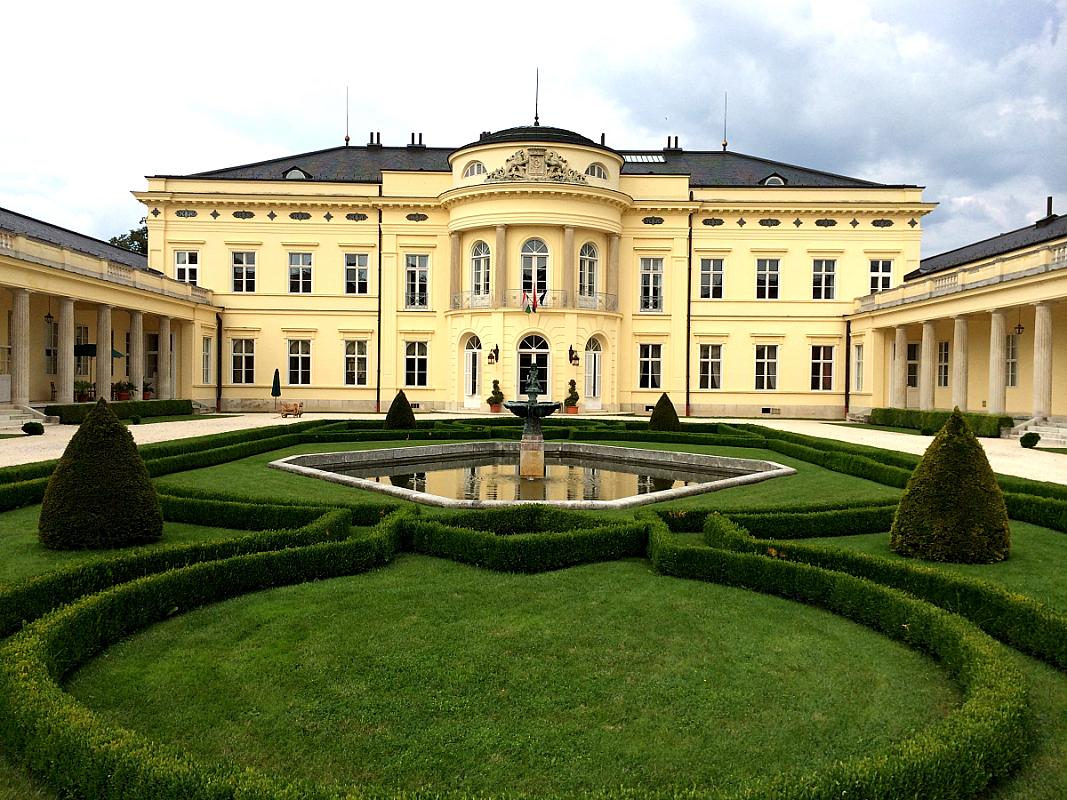 Károlyi Kastély és Rendezvényközpont