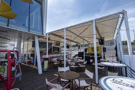 Orrterasz koktélbárral