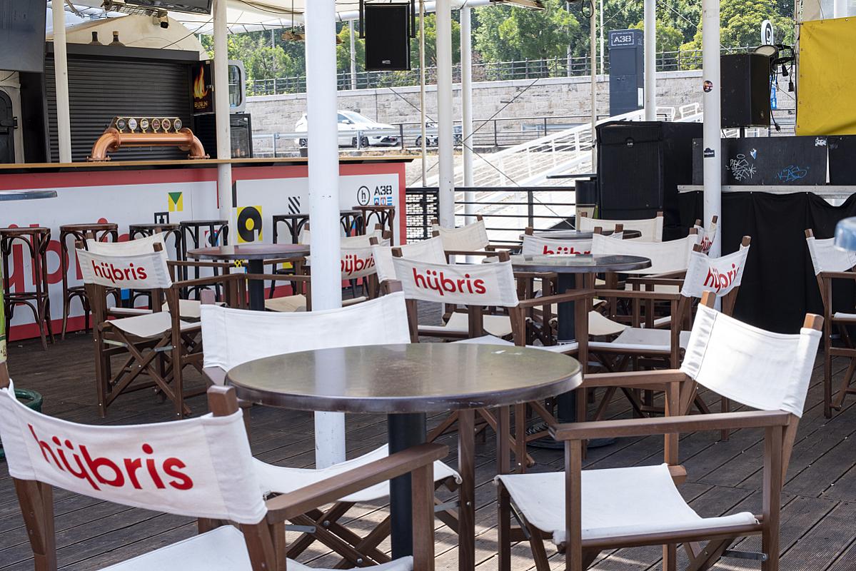 Orrterasz koktélbárral