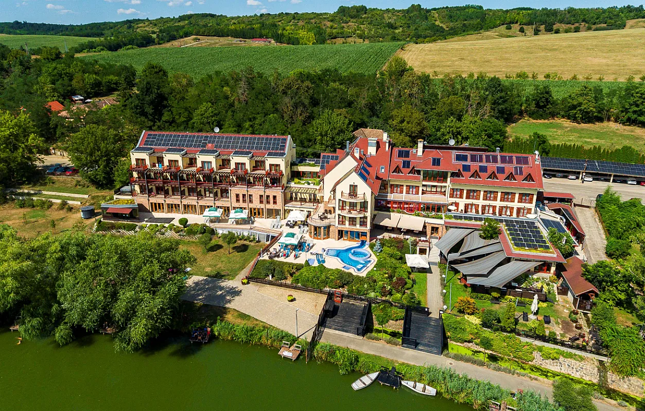 Tó Wellness Hotel