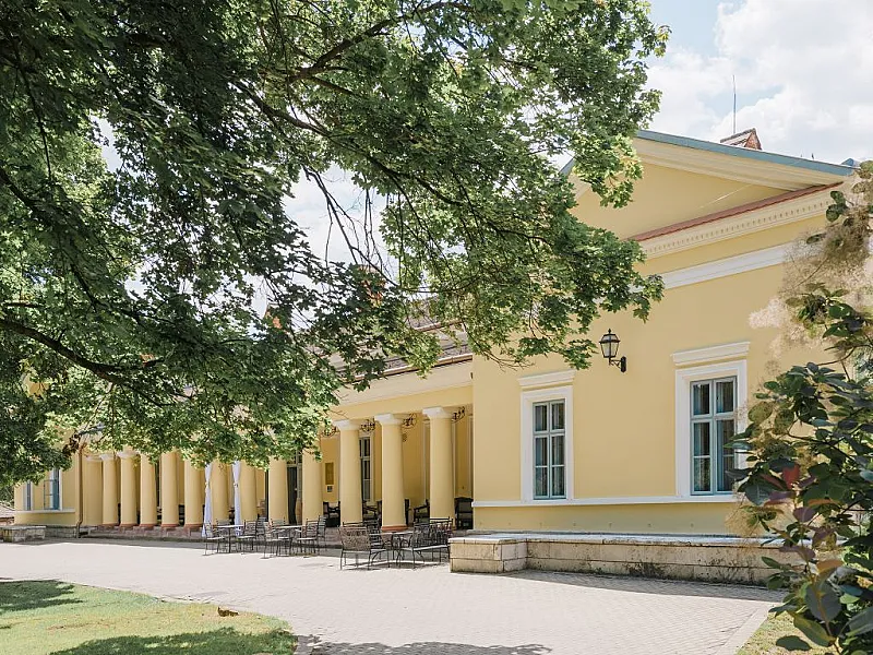 Fenyőharaszt Kastélyszálló