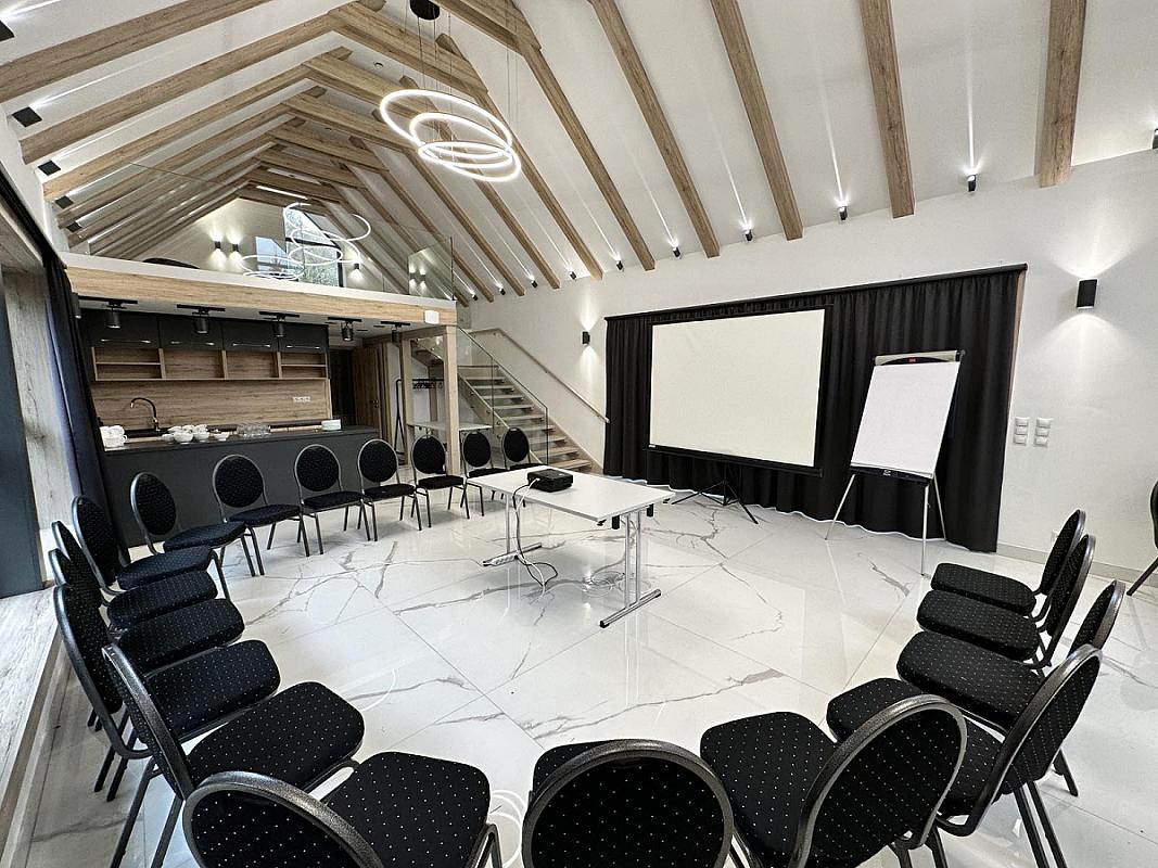 Clintonit rendezvényterem