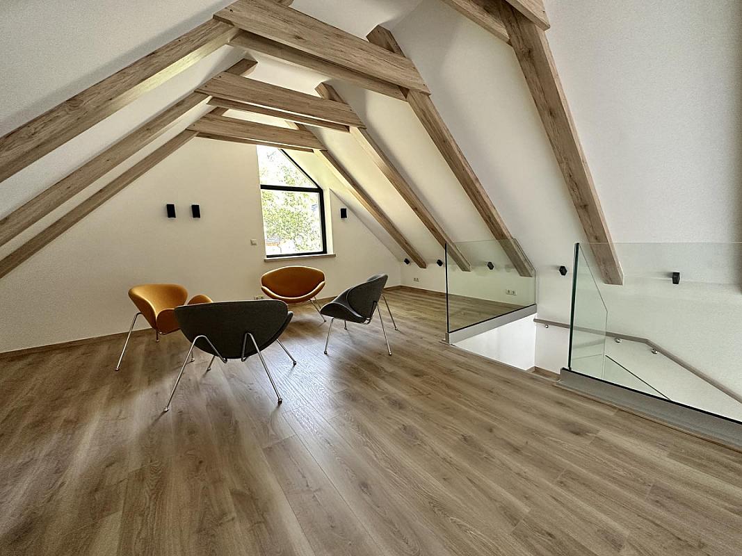 Clintonit rendezvényterem