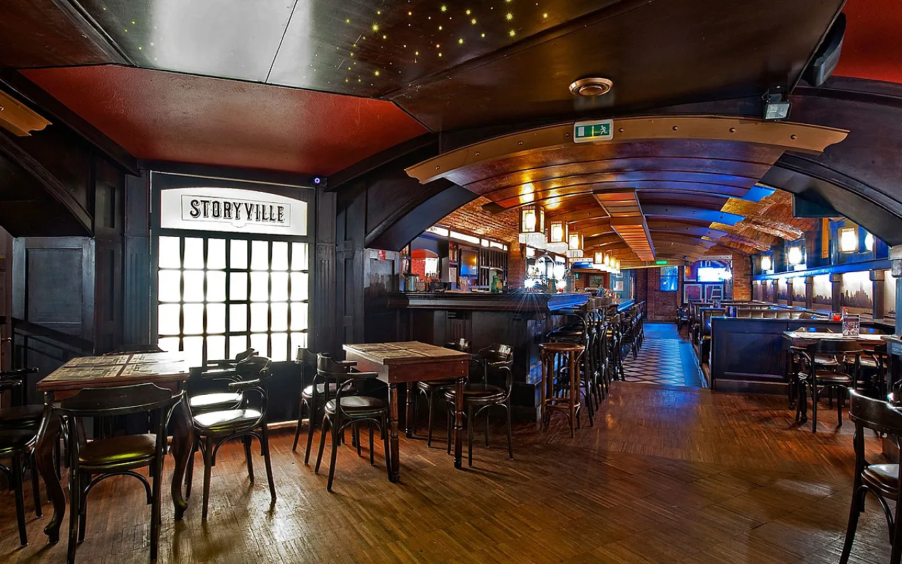 Fat Mo's Restaurant & Live Music Club