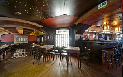 Fat Mo's Restaurant & Live Music Club