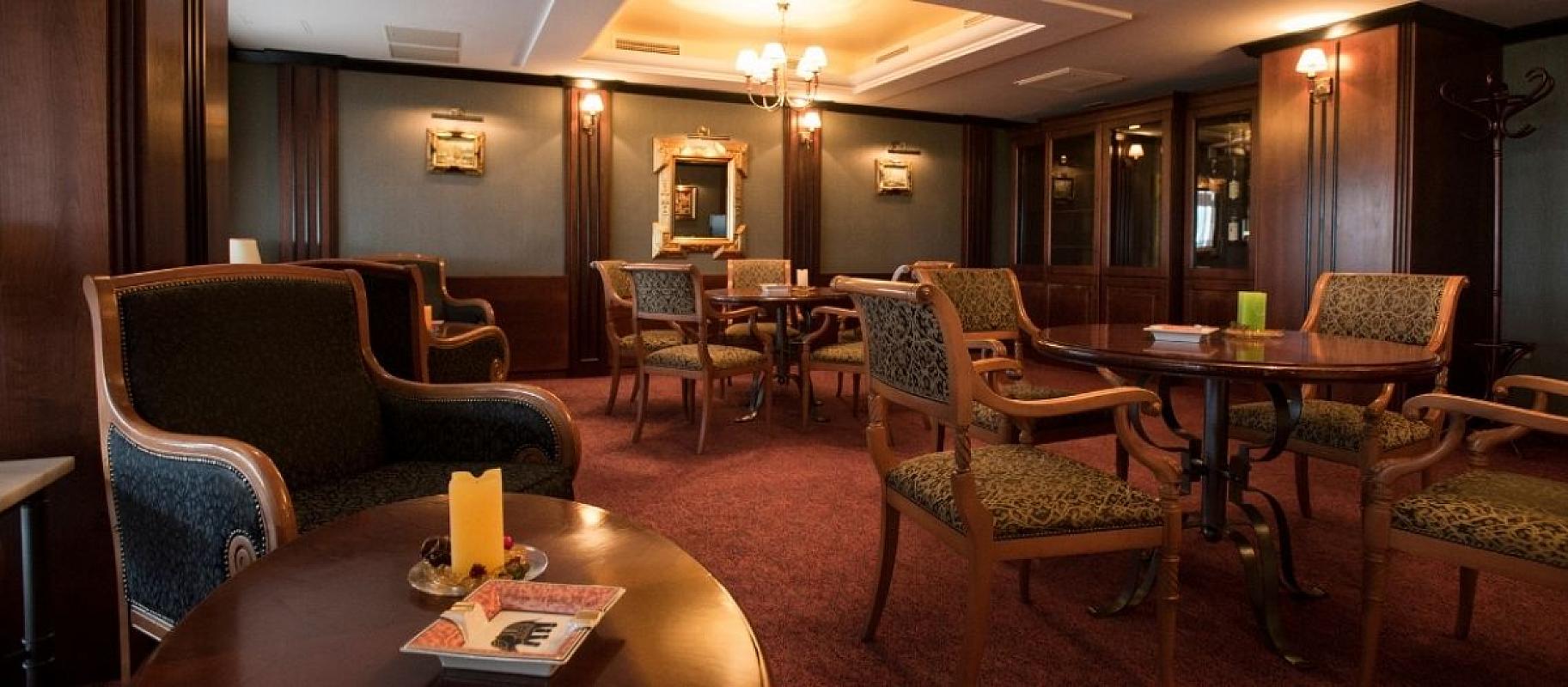 EXKLUZÍV TÁRGYALÓ