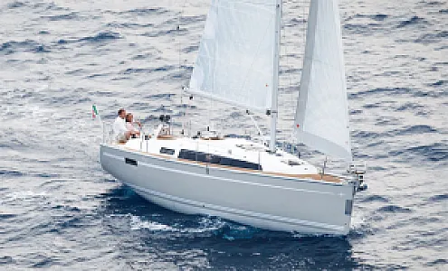 BL YachtClub & Apartments