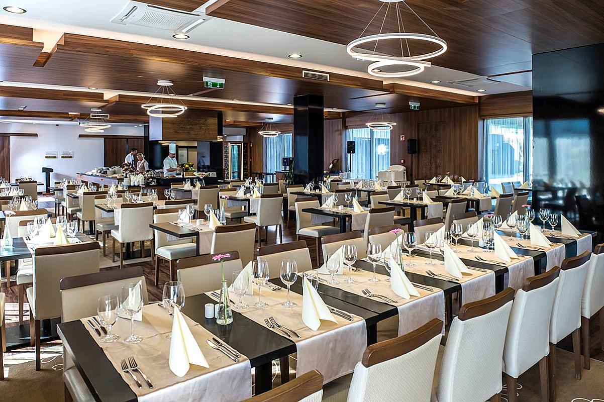 Castellum Hotel Hollókő