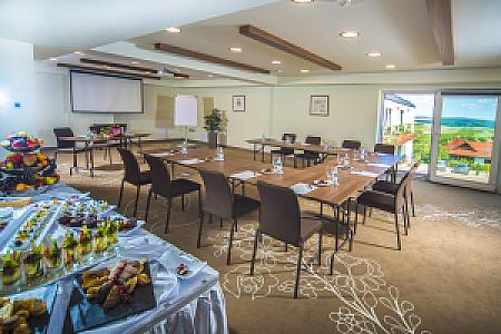 Tolnay Klári Szalon terembérlés