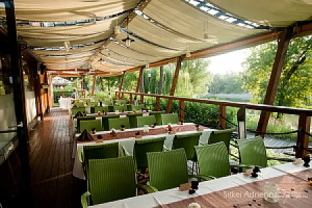 Café Ponyvaregény