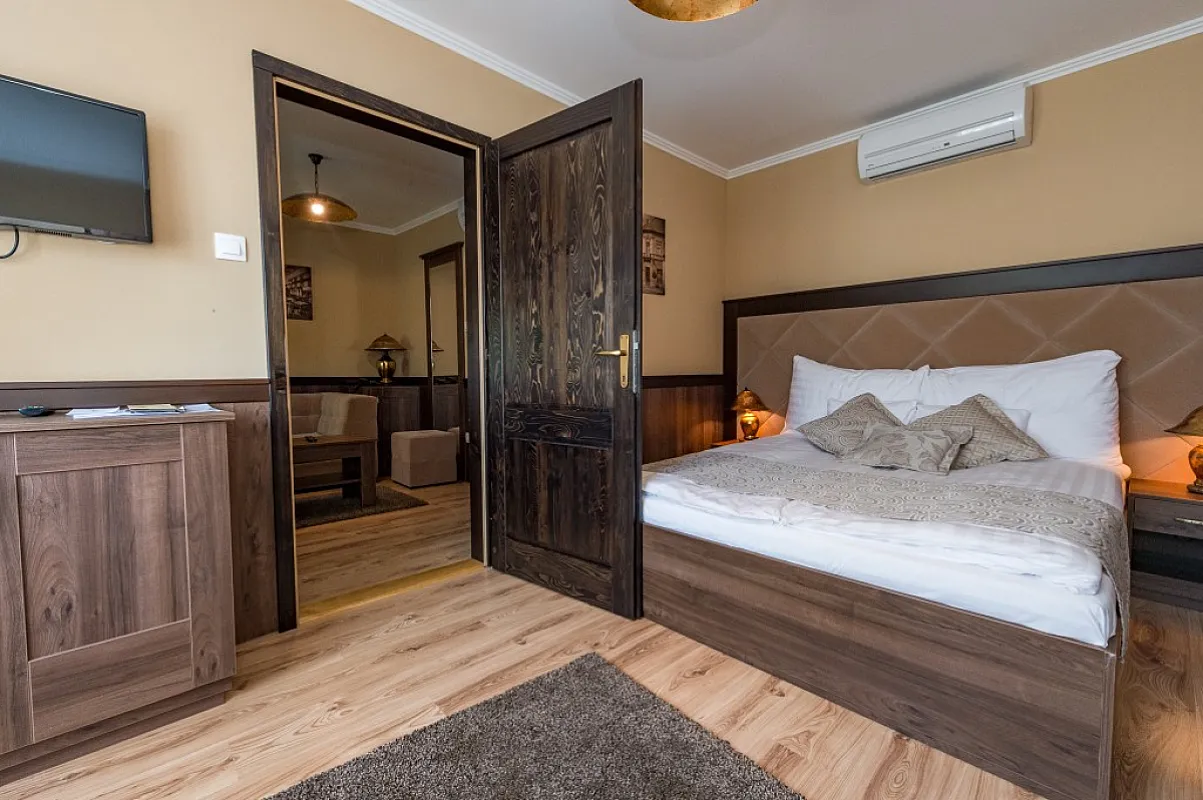 Komló Hotel Gyula