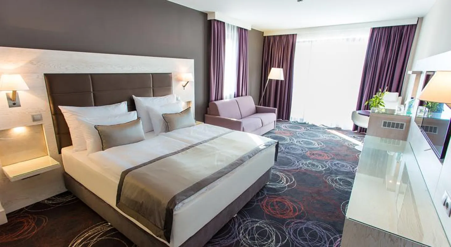 Aura Hotel