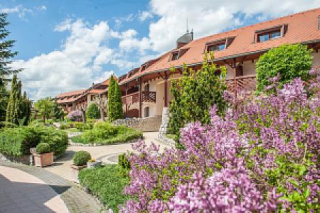 Club Dobogómajor Resort