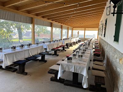 Borkert fedett terasz