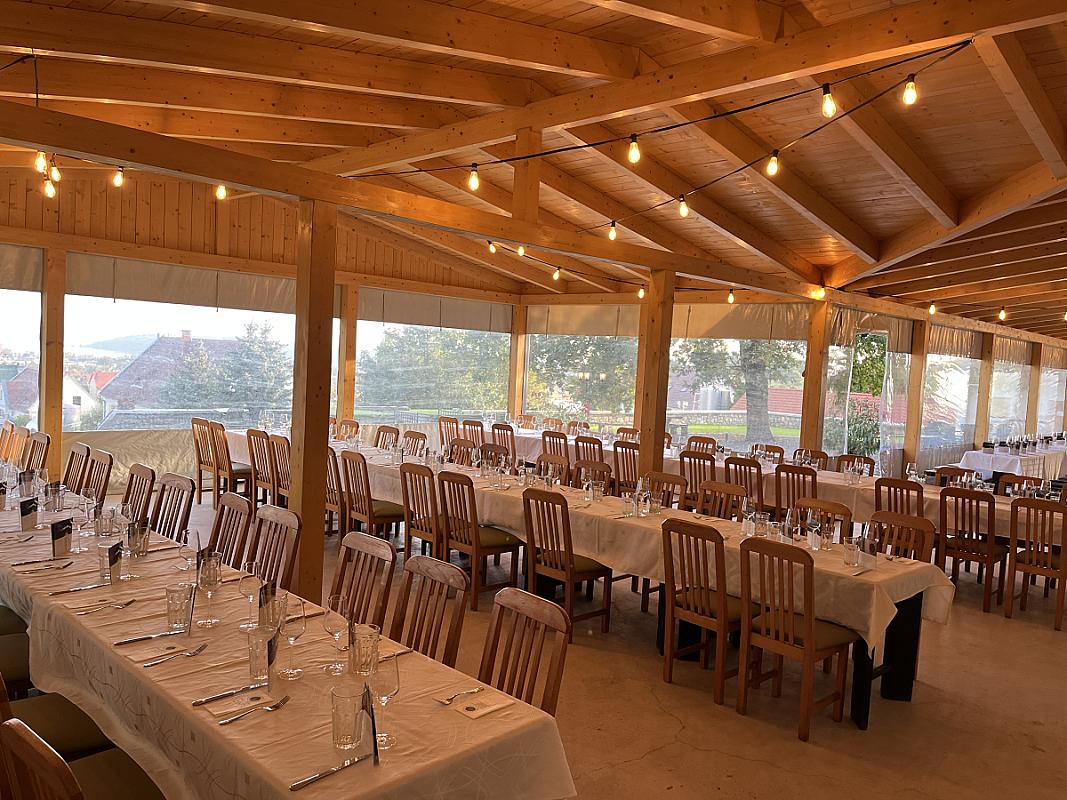 Borkert fedett terasz