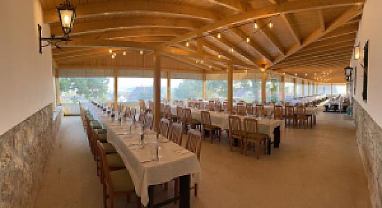 Borkert fedett terasz