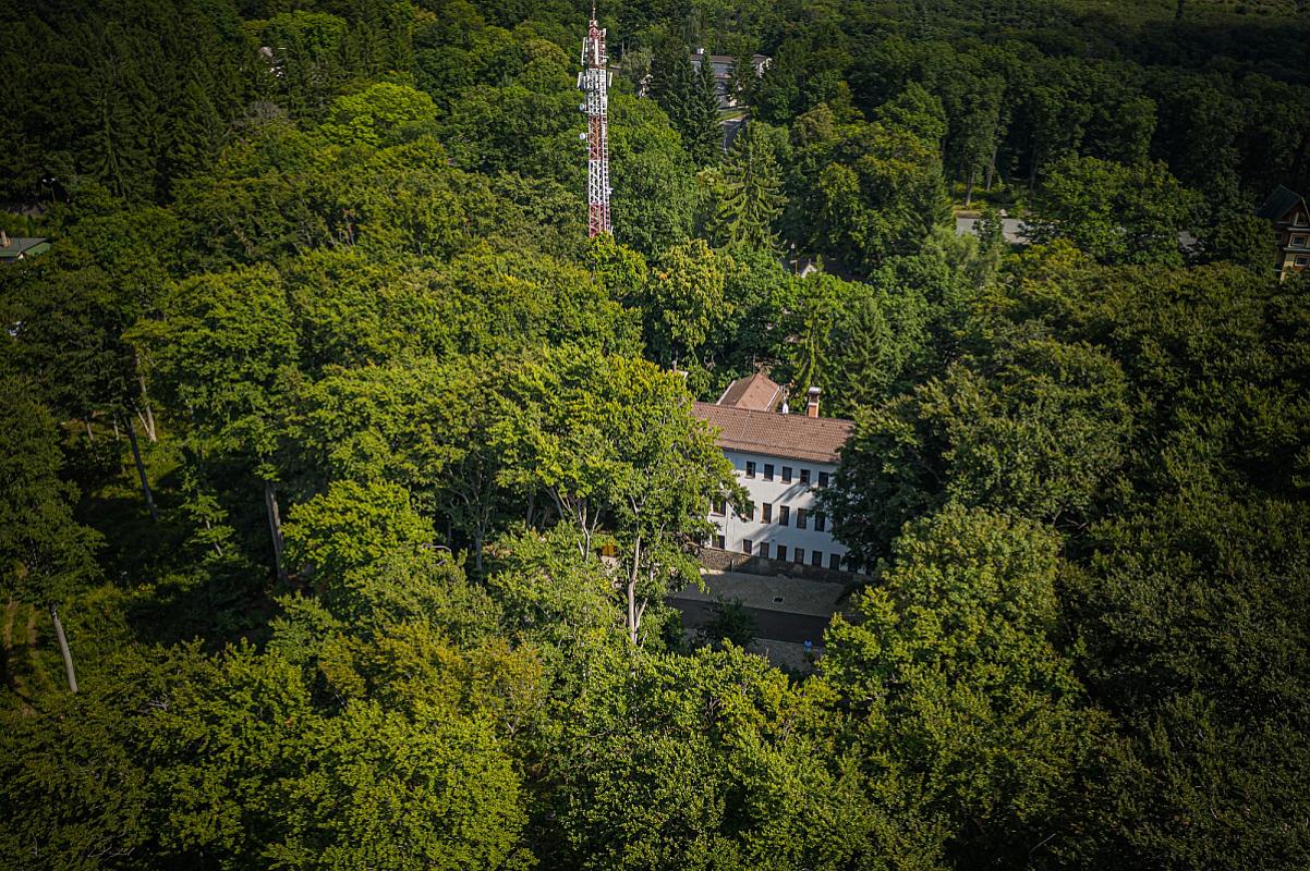 4 Évszak Hegyihotel