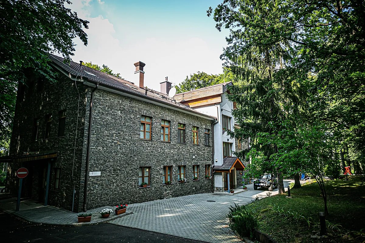 4 Évszak Hegyihotel