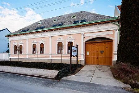 Knáb Panzió