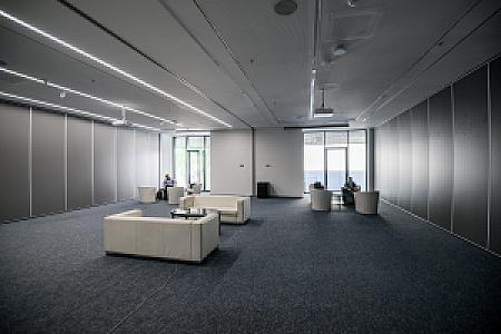 C Kongresszusi Központ Galéria 16 db szekcióterem