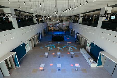 C Kongresszusi Központ Földszint F foyer
