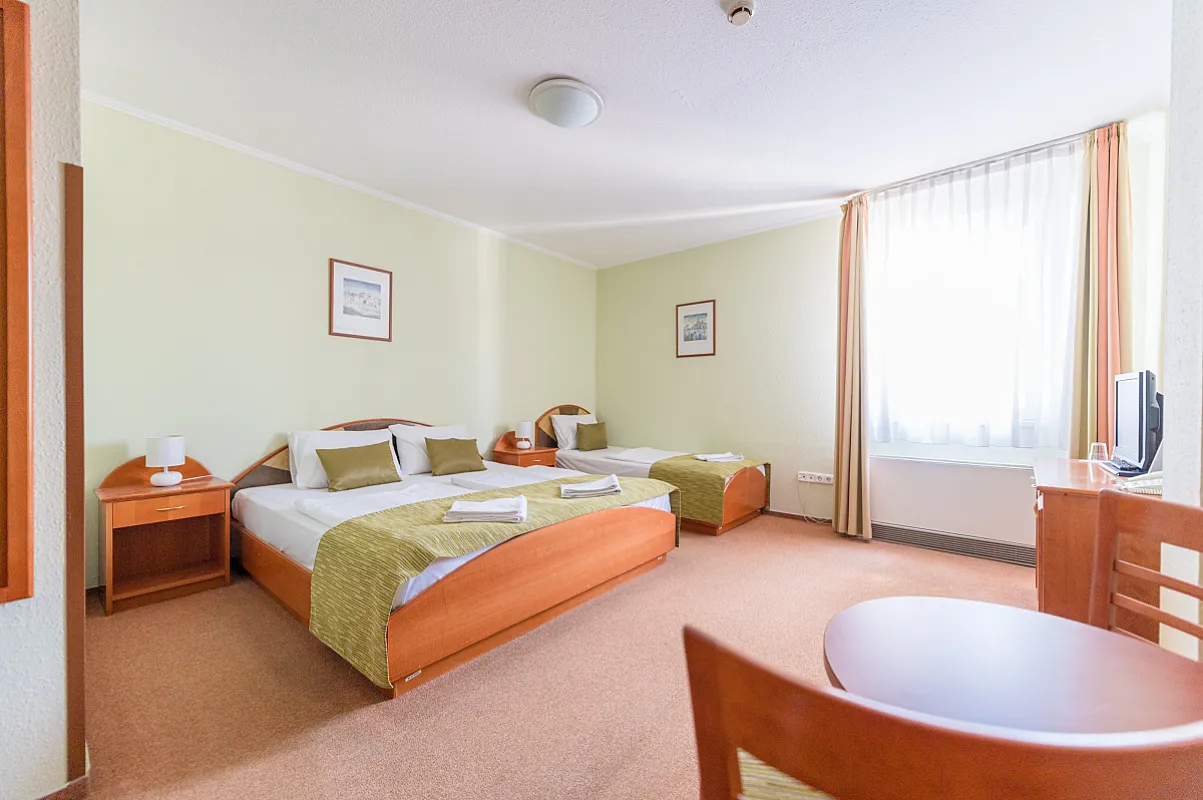 Baross City Hotel
