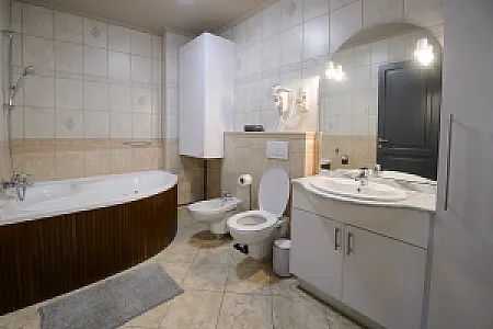HR Apartmanház