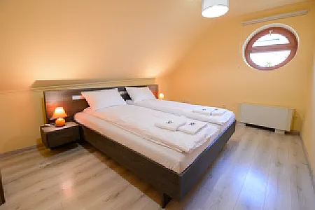HR Apartmanház