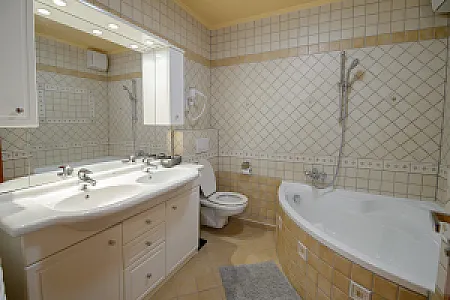 HR Apartmanház