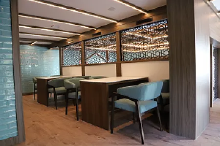 Zui Food & Bar